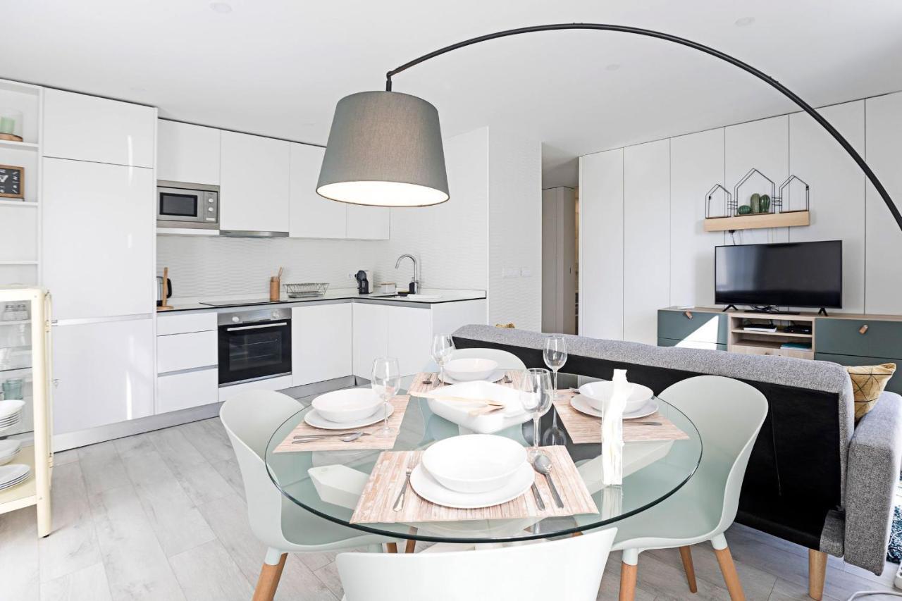 Stylish Flat W/ Gym & Parking By Lovelystay Porto Zewnętrze zdjęcie
