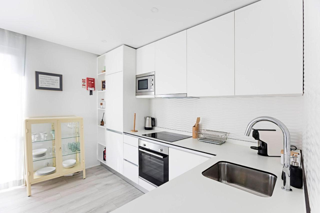 Stylish Flat W/ Gym & Parking By Lovelystay Porto Zewnętrze zdjęcie