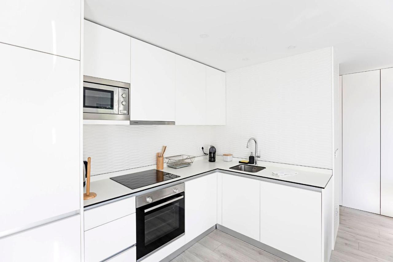 Stylish Flat W/ Gym & Parking By Lovelystay Porto Zewnętrze zdjęcie